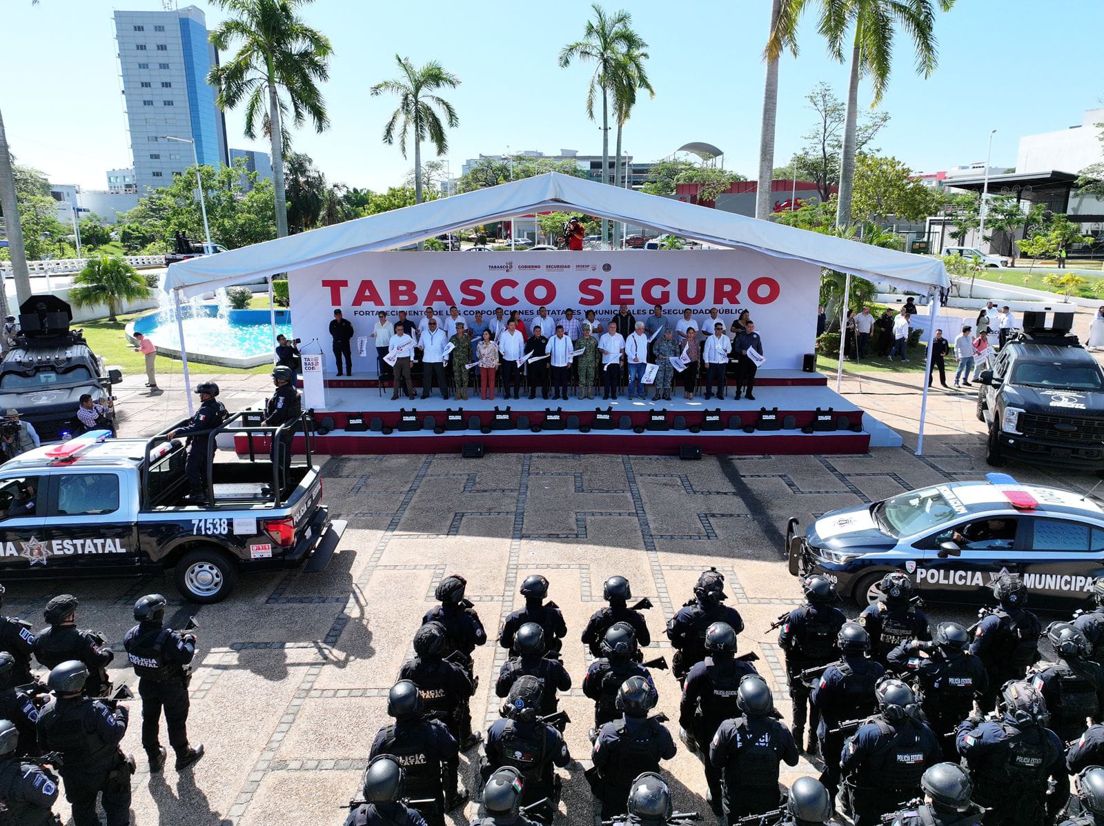 Entran en operación 100 nuevas patrullas y equipos tácticos para fortalecer la seguridad en Tabasco; “hay resultados contundentes, pero también mucho por hacer”, afirma el Gobernador Javier May.