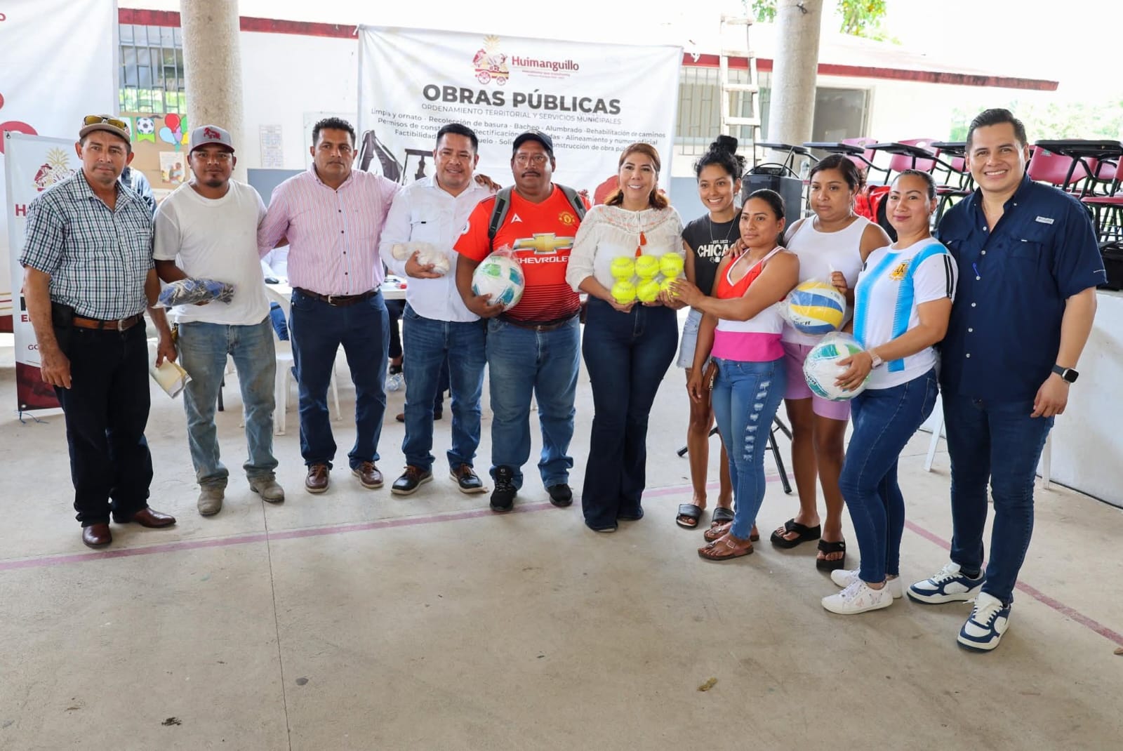 Mari Luz Velázquez Jiménez acerca servicios del Ayuntamiento con nueva jornada de audiencia en territorio.