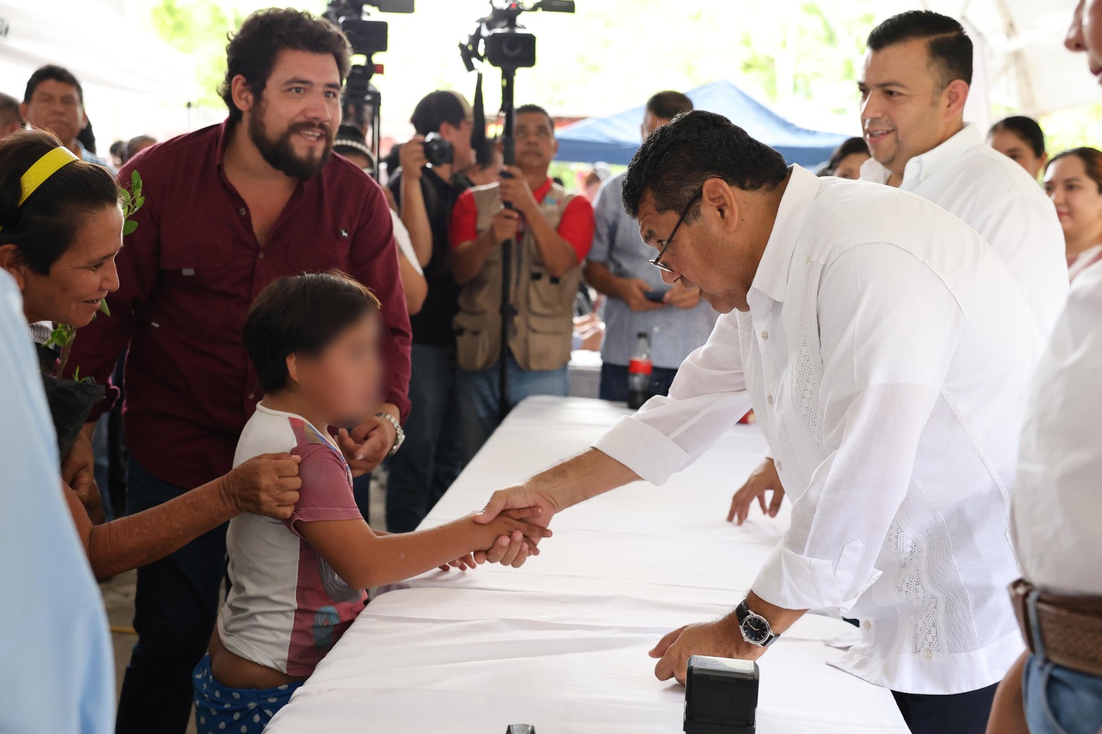 Con Jornadas de Atención en Territorio, Javier May puso fin a 45 años de espera de pobladores de San Juan el Alto en Jalapa, para ser escuchados por un Gobernador.