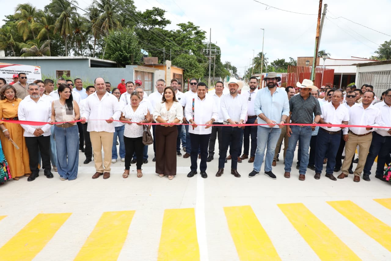 Gobierno del Estado invierte en el mejoramiento de infraestructura de agua potable y drenaje para brindar bienestar a familias de Tenosique.