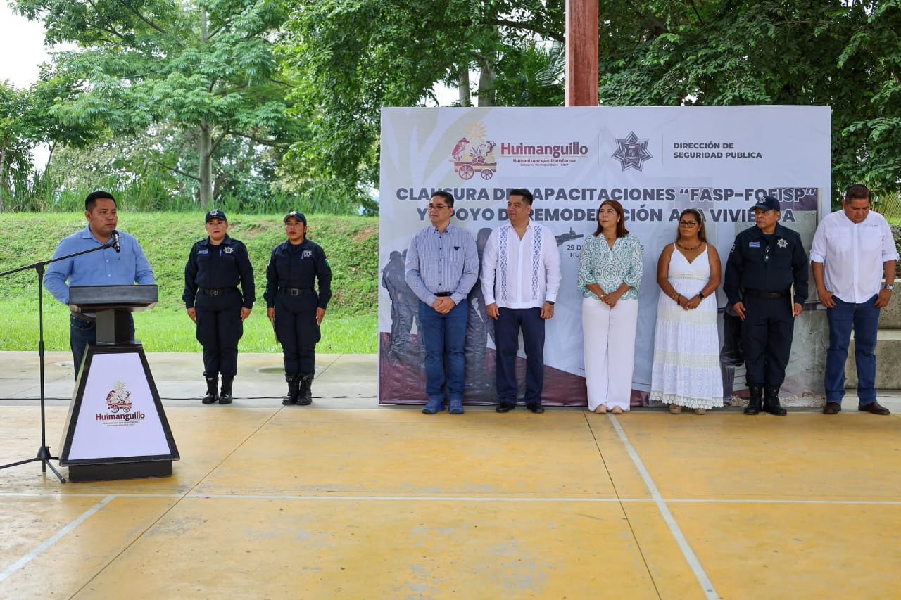 Alcaldesa de Huimanguillo impulsa seguridad con capacitación policial y apoyos a la vivienda para elementos de la corporación.