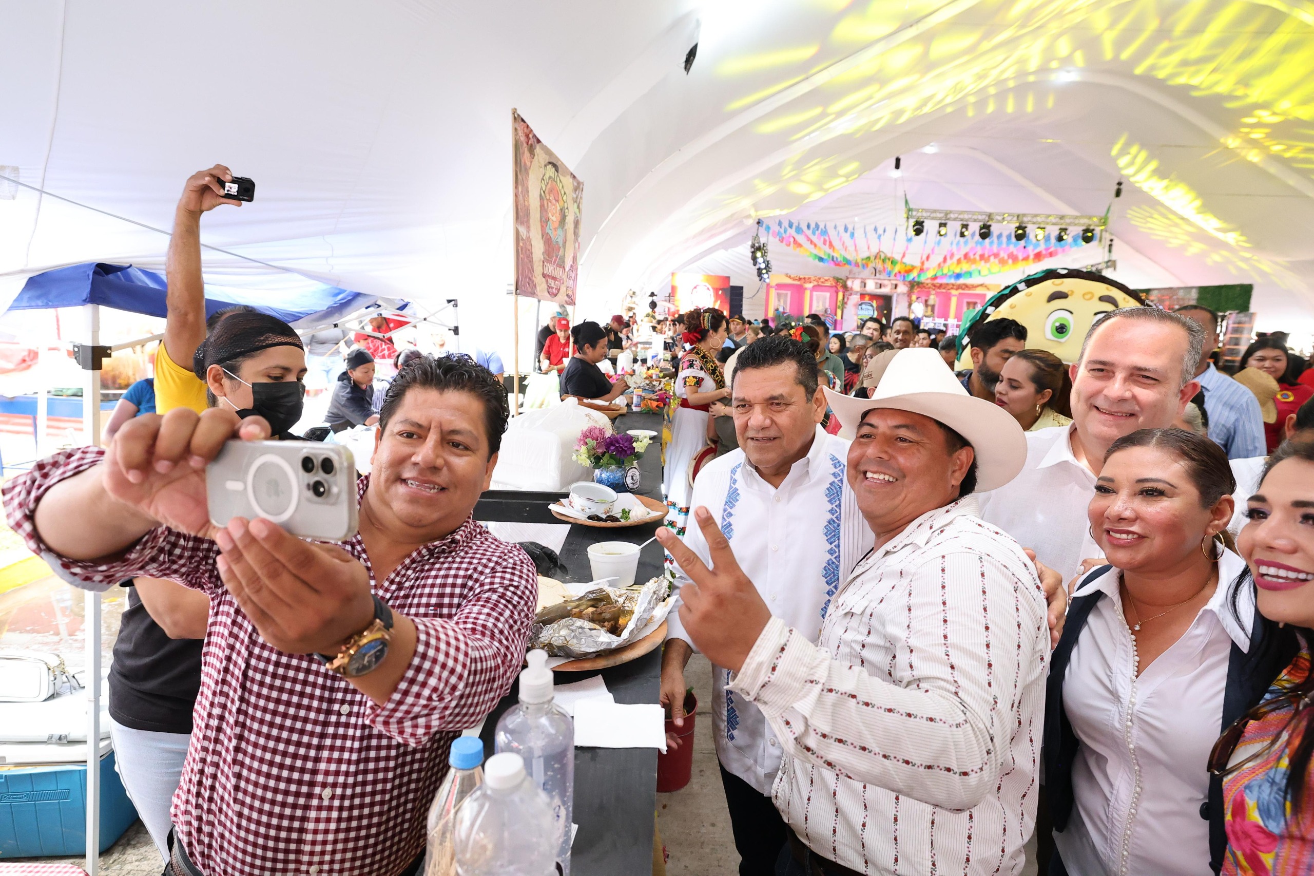 Con historia, sabor y tradición, “todo un éxito” Festival de la Barbacoa Cunduacán 2025: Javier May.