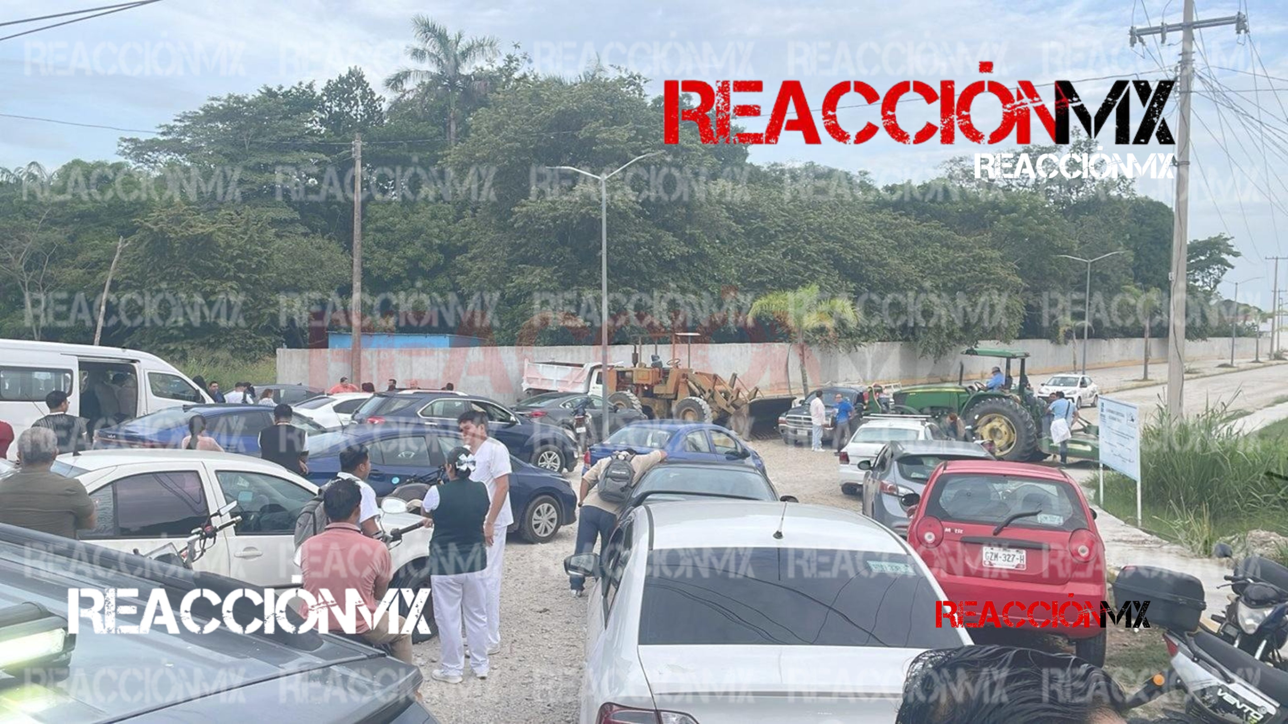 Bloquean el acceso al IMSS 2A de Cárdenas.