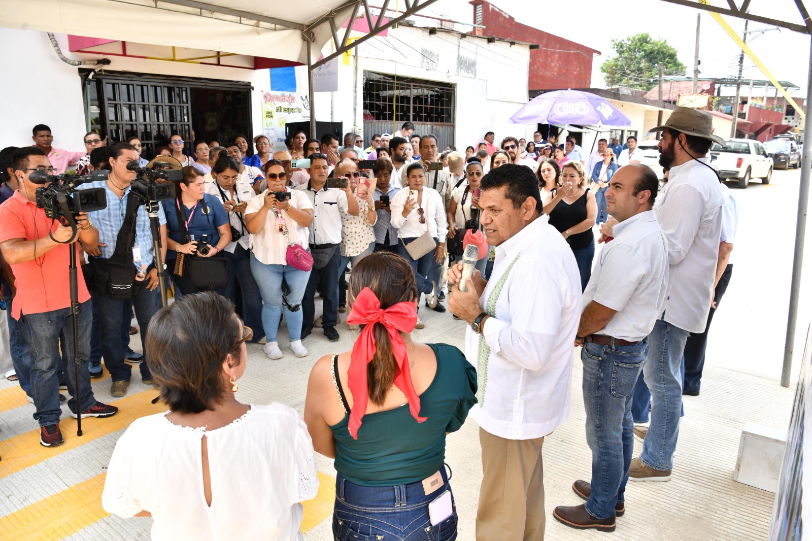 Teapa contará con nuevo Hospital General; vienen cosas buenas para impulsar el desarrollo, adelanta Javier May al entregar obras por más de 16 mdp.