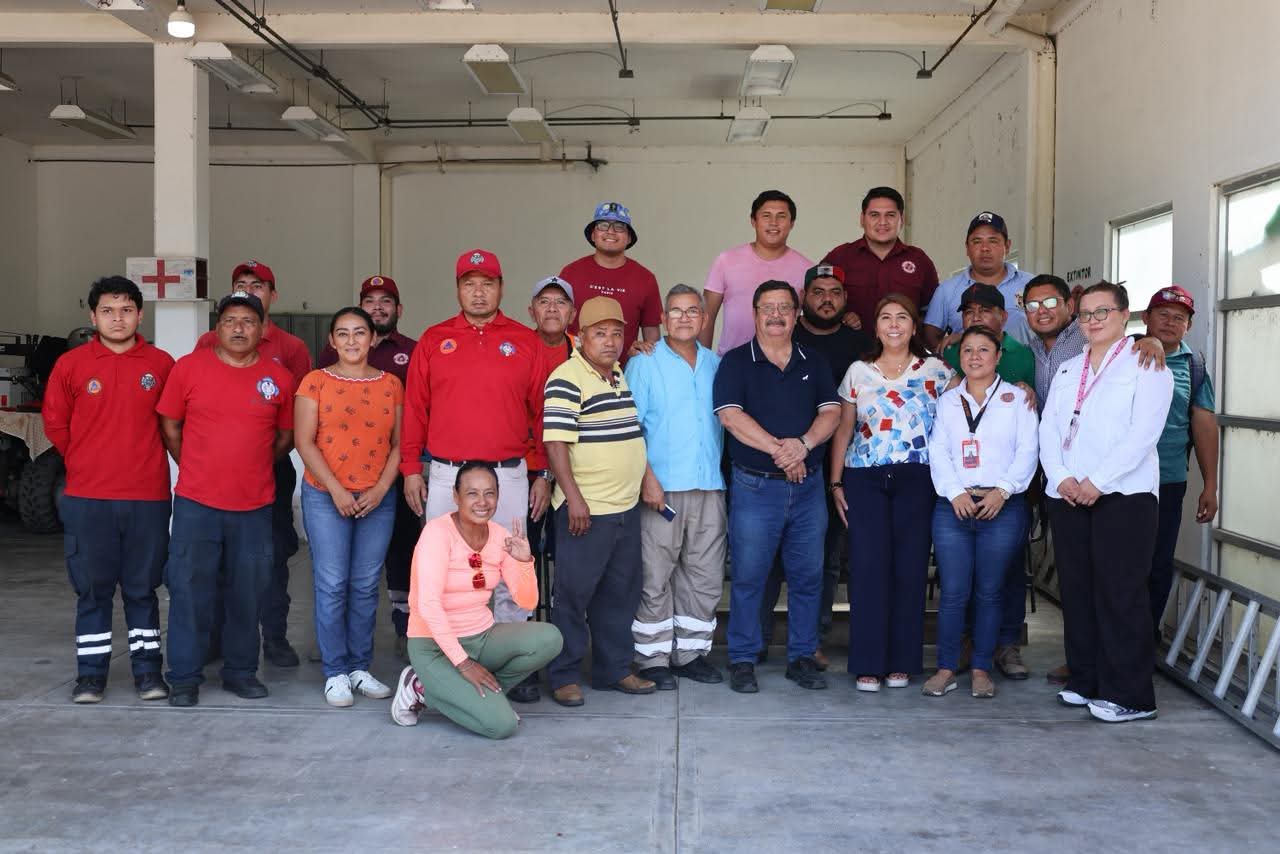 Alcaldesa de Huimanguillo participa en la clausura de los Cursos de Primeros Auxilios impartidos por personal del IPCET a elementos de la Coordinación Municipal de Protección Civil.