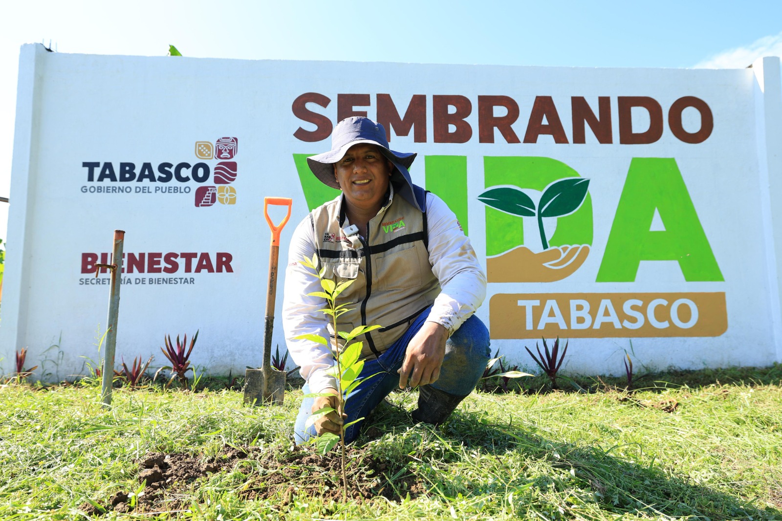 Árboles forestales y frutales podrán ser plantados en la Jornada de Reforestación 2025; técnicos de Sembrando Vida Tabasco sugieren a la población darles seguimiento para garantizar su crecimiento.