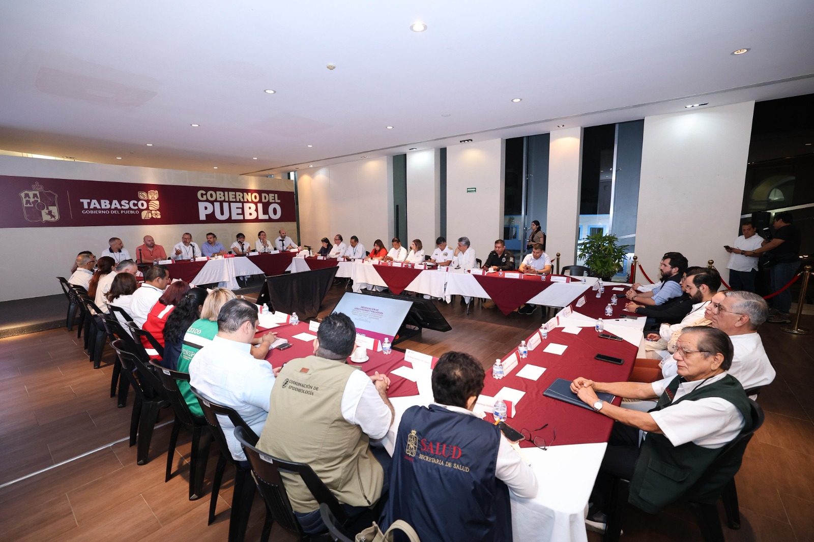 Salud federal y organismos internacionales recorren unidades medicas de Tabasco; buscan fortalecer trabajo para combatir VIH y Tuberculosis.