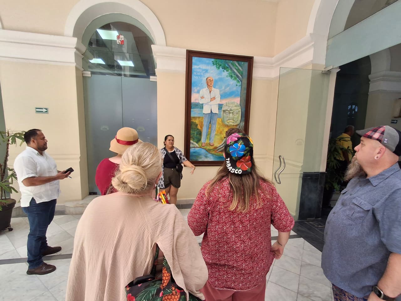 Familia texana visita sitios turísticos en la entidad y aseguran sentirse seducidos por los tesoros de las culturas originarias asentadas en Tabasco.