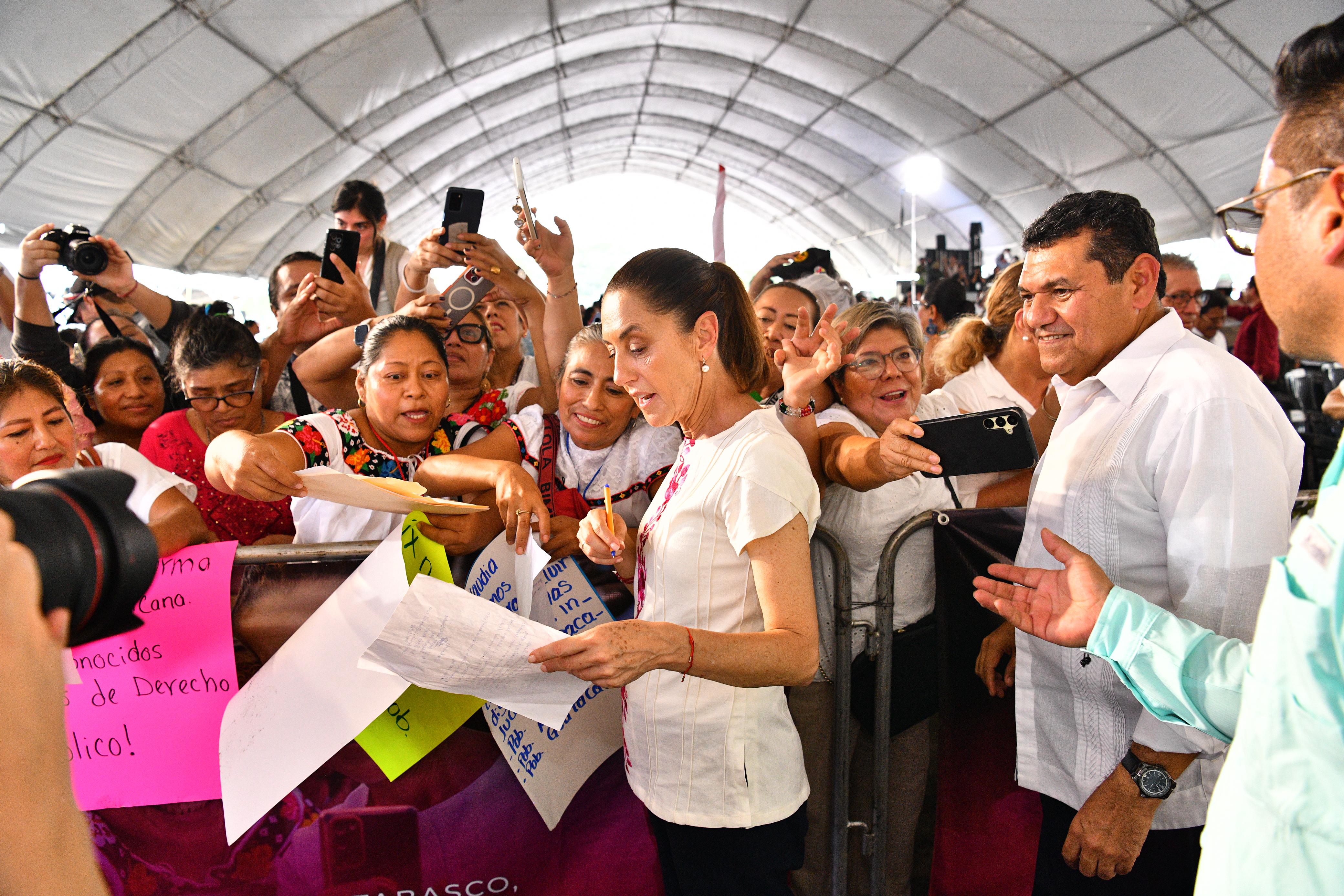 Se vuelcan tabasqueñas y tabasqueños en apoyo a la Presidenta Claudia Sheinbaum y al Gobernador Javier May en su visita al Parque ‘Dora María’.