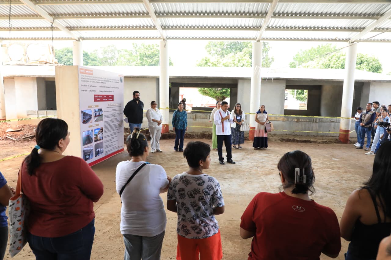 Con obras duraderas y de calidad, Gobierno del Estado da prioridad a Centro; entrega Javier May infraestructura vial y supervisa construcción de aulas.