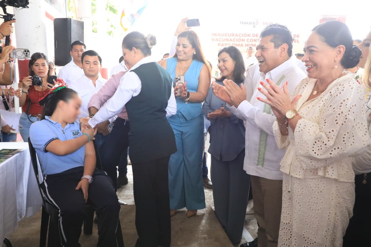 Gobernador Javier May puso en marcha la campaña de vacunación contra el virus del papiloma humano 2025.