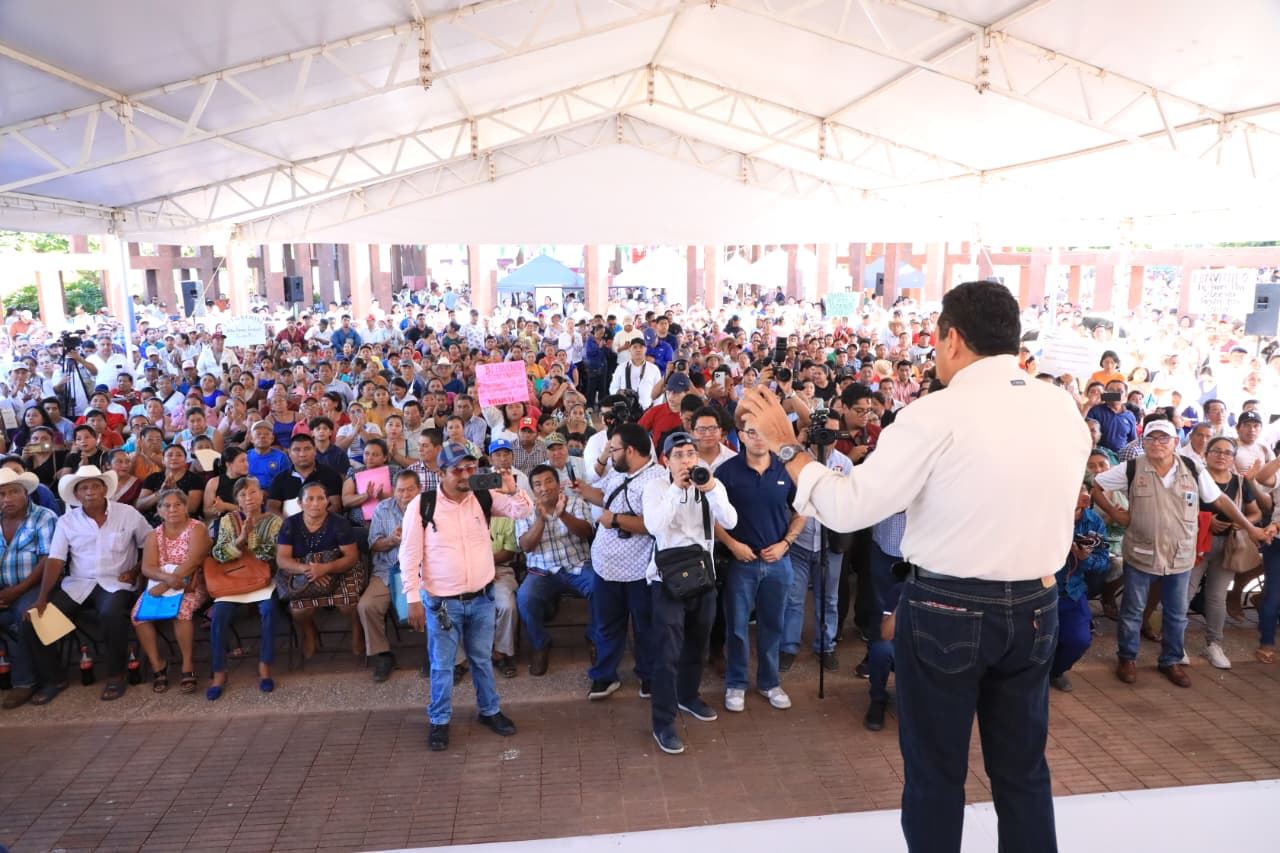 Tamulté de las Sabanas demuestra su afecto y respaldo al Gobernador Javier May Rodríguez.