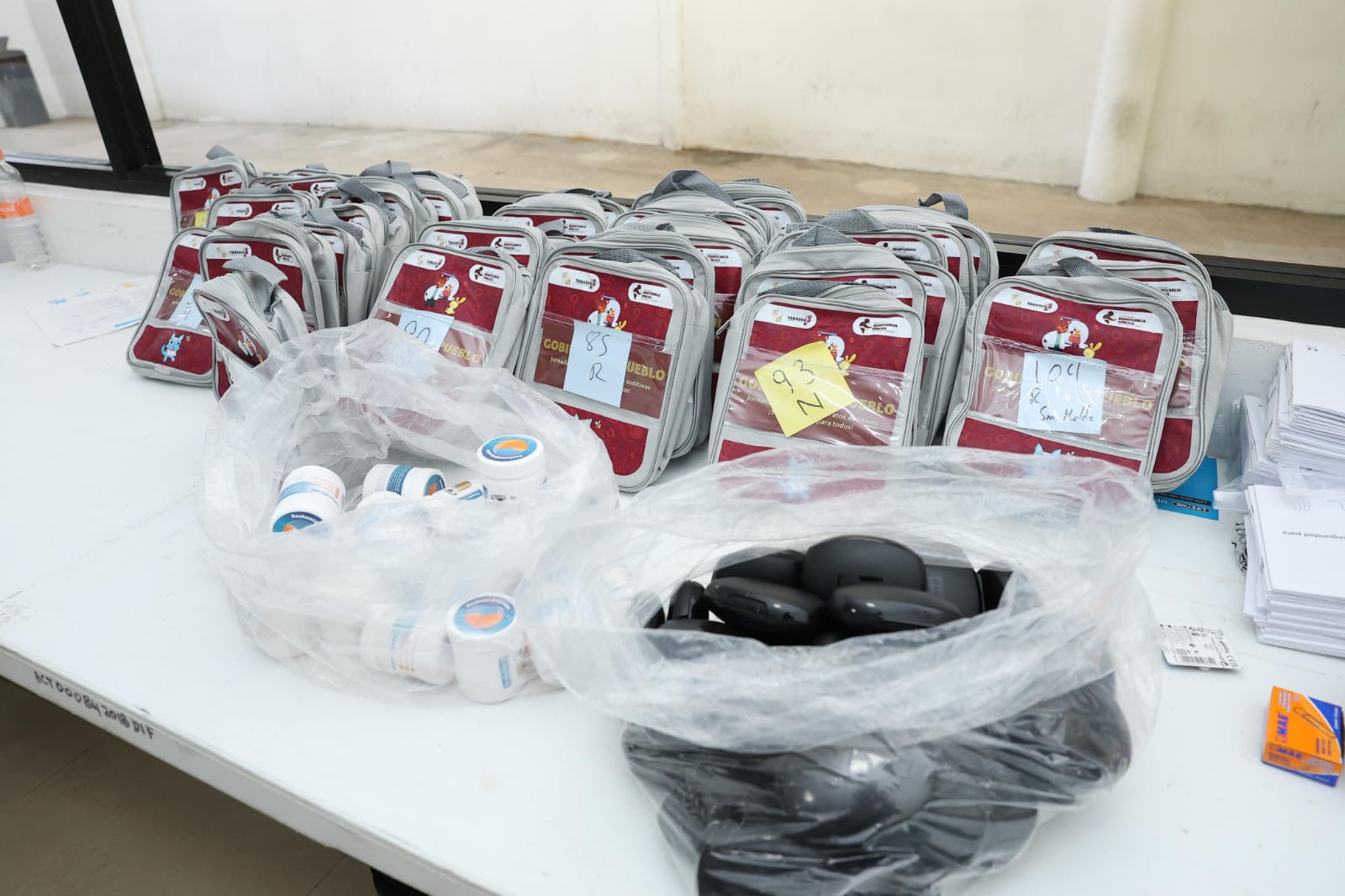 Auxiliares auditivos entregados por el Gobierno del Estado le cambian la vida a niñas y niños de Tabasco.