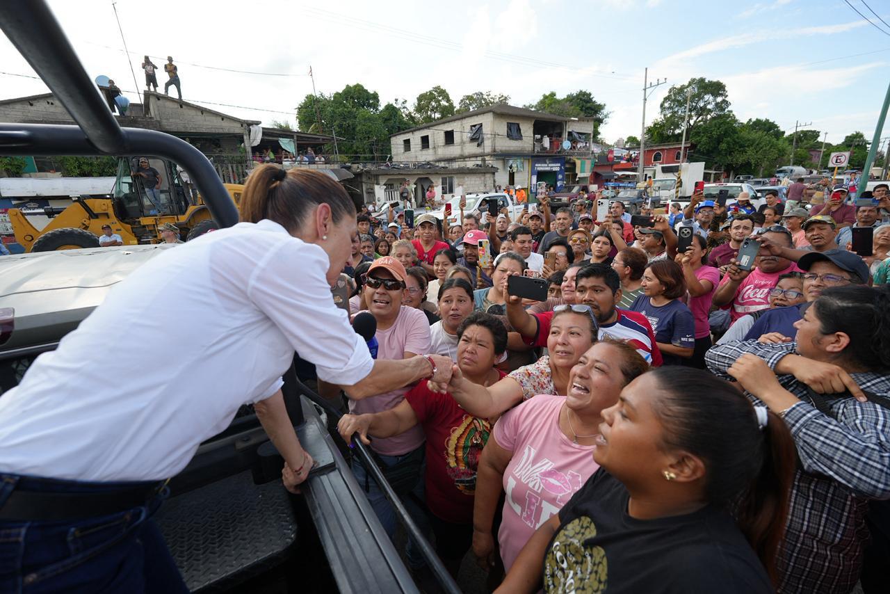 SE VA A OTORGAR TODO LO NECESARIO PARA QUE ESTÉN MEJOR: PRESIDENTA CLAUDIA SHEINBAUM EN VISITA A EL HIGO, VERACRUZ