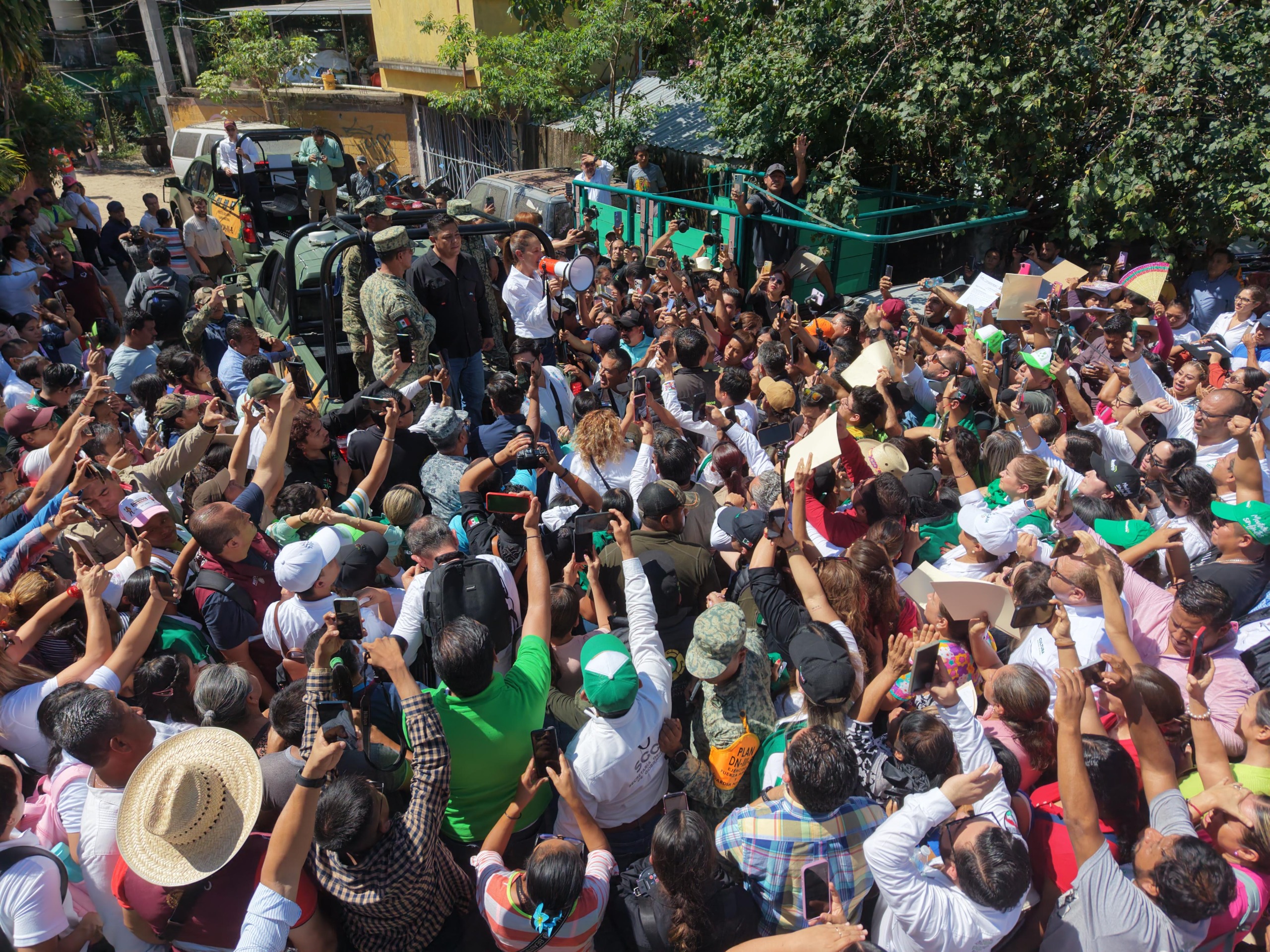 RECORRE PRESIDENTA CLAUDIA SHEINBAUM, POR TERCERA VEZ, LAS ZONAS AFECTADAS POR LLUVIAS.