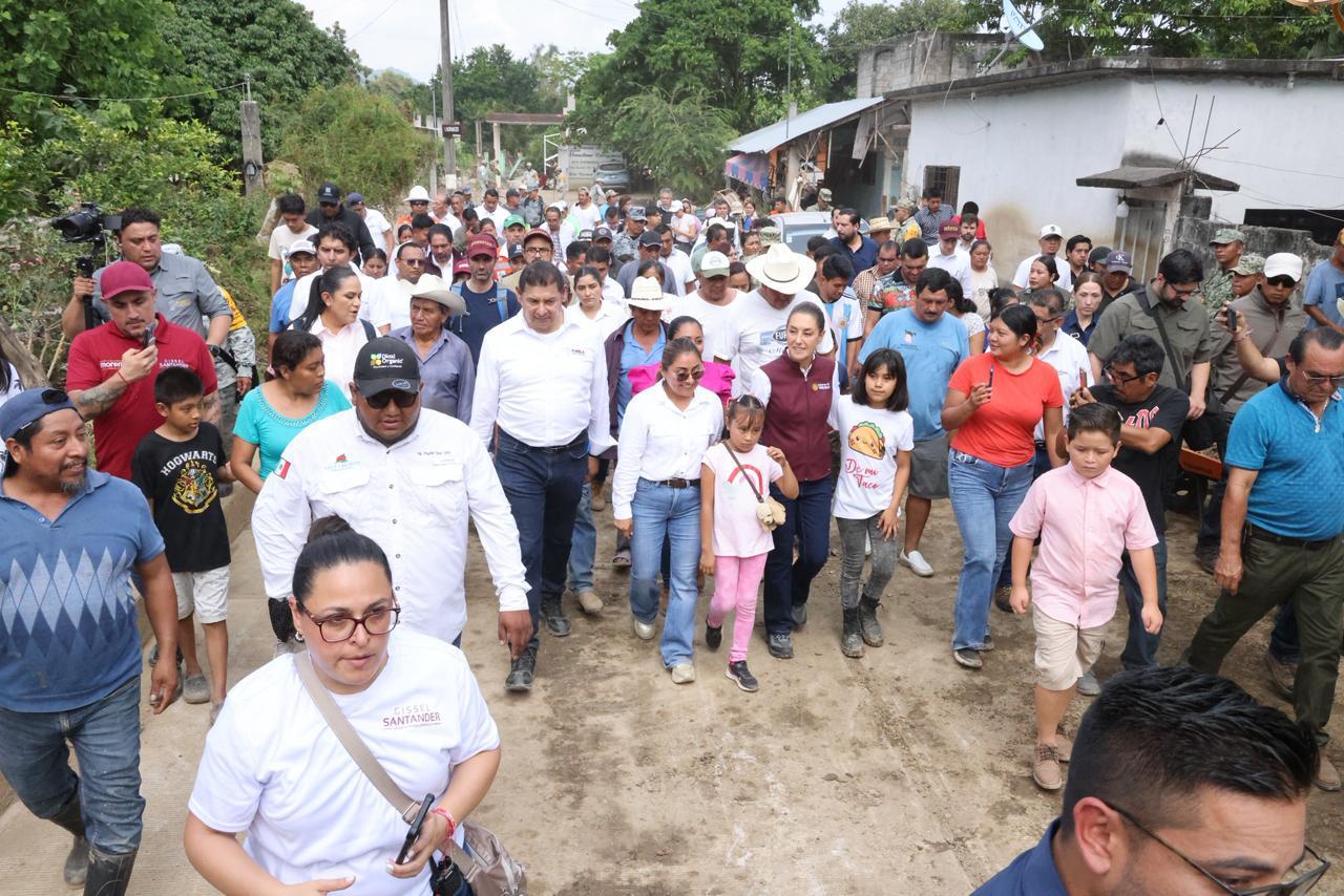 PRESIDENTA CLAUDIA SHEINBAUM CONTINÚA RECORRIDOS DE SUPERVISIÓN POR PANTEPEC, PUEBLA: “NADA SE VA A QUEDAR SIN ARREGLO”.
