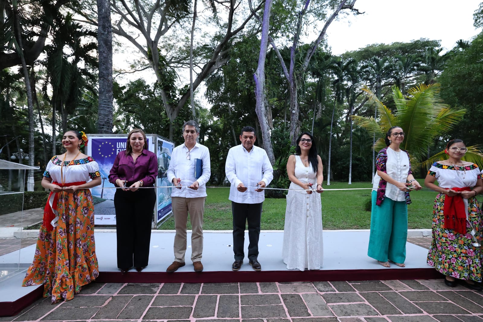 Inaugura Javier May Rodríguez exposición «Unión Europea. Hacia un futuro verde e inclusivo».