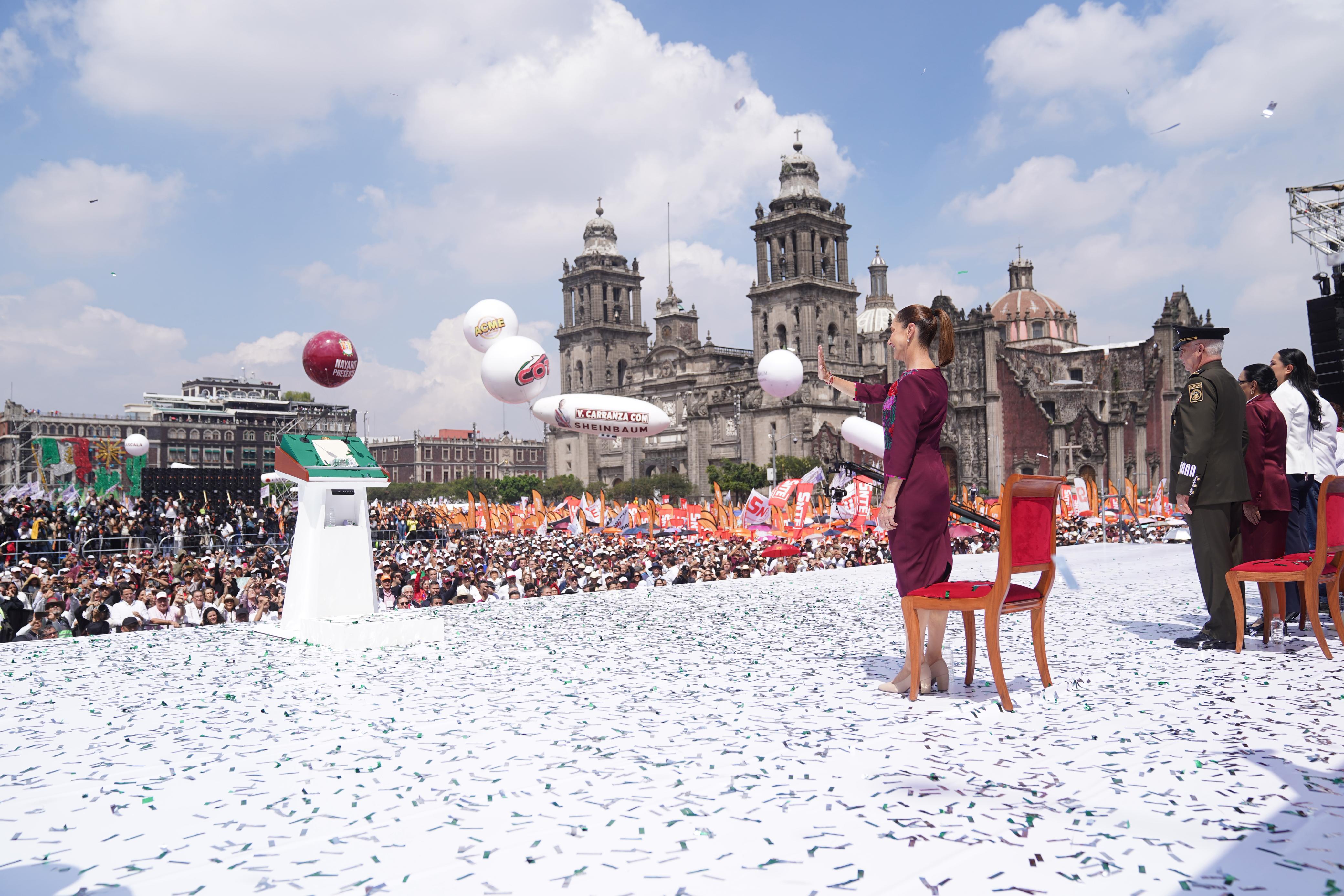 “ESTOY SEGURA QUE VAMOS POR EL CAMINO CORRECTO”: PRESIDENTA CLAUDIA SHEINBAUM ANTE 400 MIL PERSONAS EN EL CIERRE DE SU GIRA NACIONAL DE RENDICIÓN DE CUENTAS EN EL MONUMENTAL ZÓCALO DE LA CIUDAD DE MÉXICO.