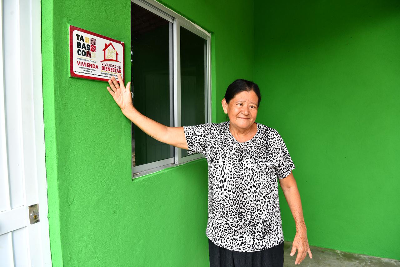 Reciben viviendas familias de escasos recursos en Cárdenas; Javier May cumple a las y los tabasqueños el sueño de un techo digno.