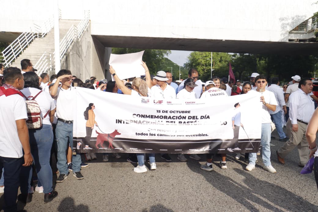 Más de mil personas participan en la Caminata Inclusiva por la Visibilización de la Discapacidad Visual 2025, realizada este domingo por el DIF Tabasco.