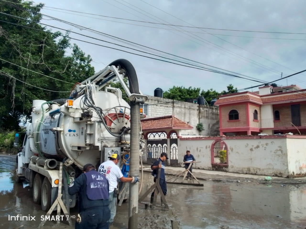 Continúa Tabasco ayudando al hermano Estado de Veracruz.