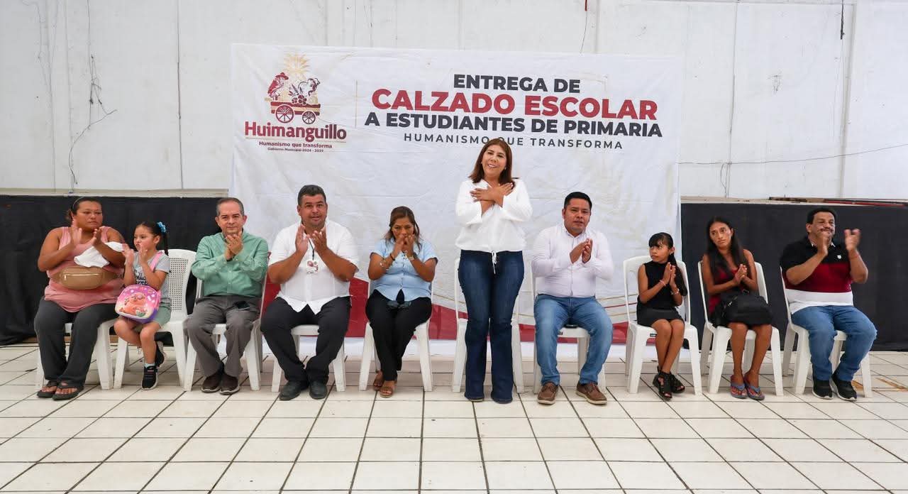 Alcaldesa Mari Luz Velázquez Jiménez refuerza su compromiso con la educación al entregar zapatos escolares gratuitos en Villa Chontalpa.
