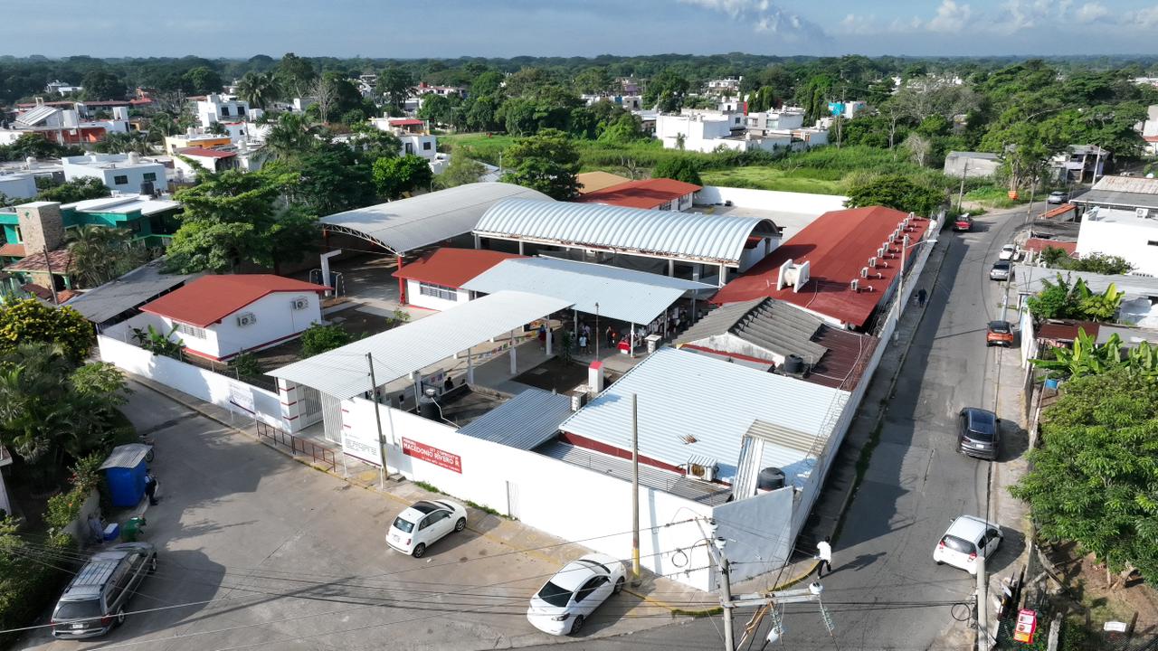 Entrega Javier May obras por casi 1.9 mdp en beneficio de la comunidad escolar de la primaria Macedonio Rivero Rivero en ranchería La Lima de Centro.