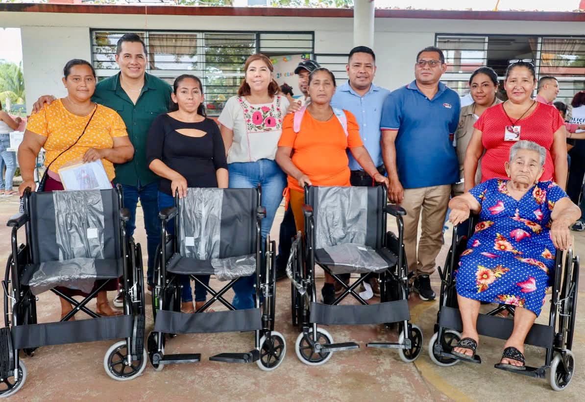 Alcaldesa Mari Luz Velázquez Jiménez realiza audiencia de territorio en el ejido Miguel Alemán, Huimanguillo.
