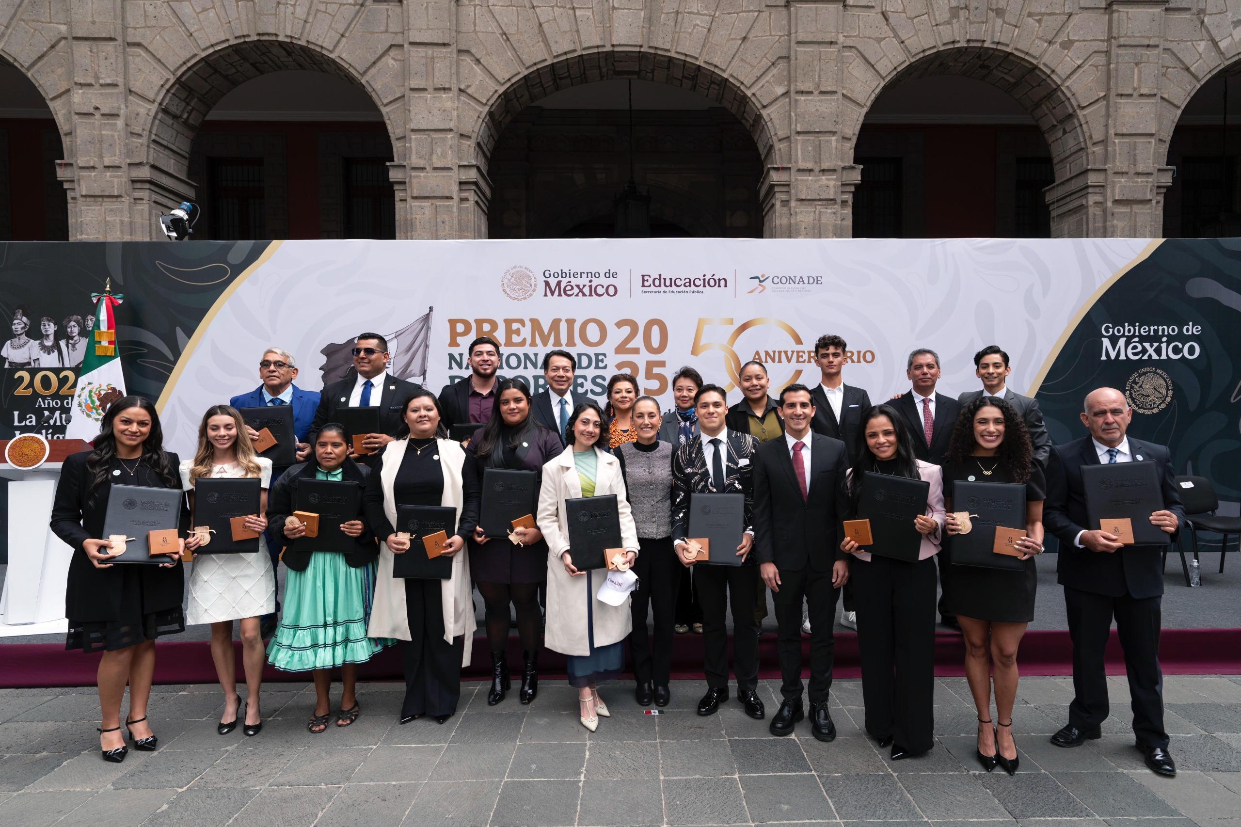 GRACIAS POR LA ALEGRÍA QUE LE DAN AL PUEBLO DE MÉXICO: PRESIDENTA CLAUDIA SHEINBAUM ENTREGA PREMIO NACIONAL DE DEPORTES 2025.