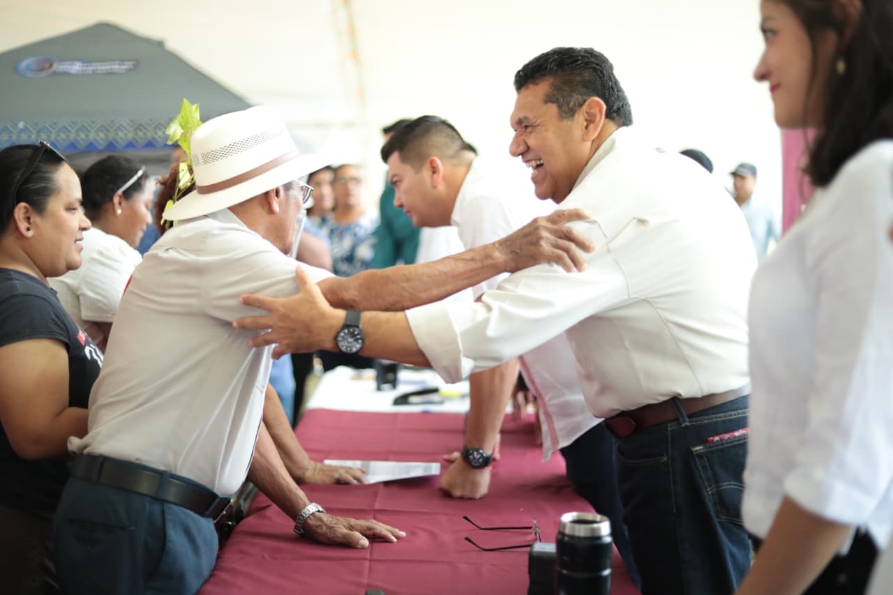 Gobierno del Estado impulsa bienestar y desarrollo en Comalcalco; programas sociales benefician a 139 mil 724 habitantes de este municipio: Javier May.