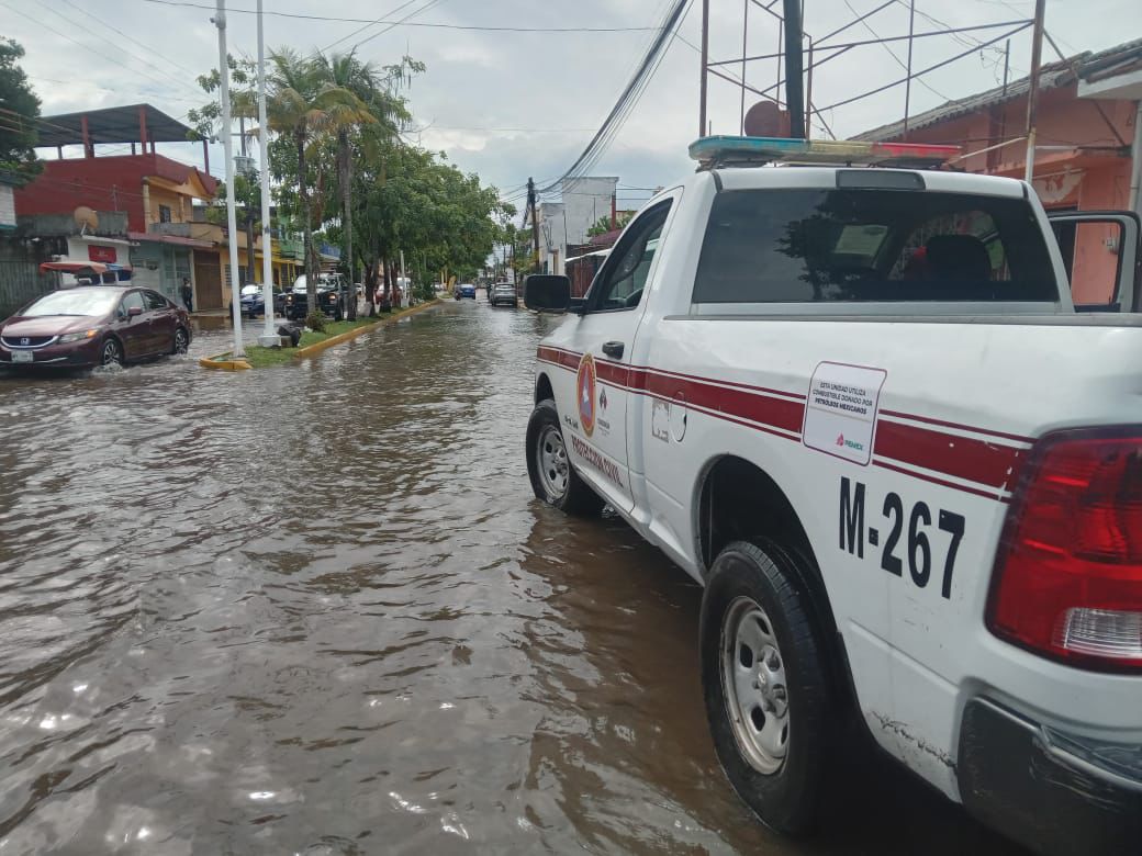 Atención a situaciones menores derivadas del paso del Frente Frío Núm. 13 en Tabasco.
