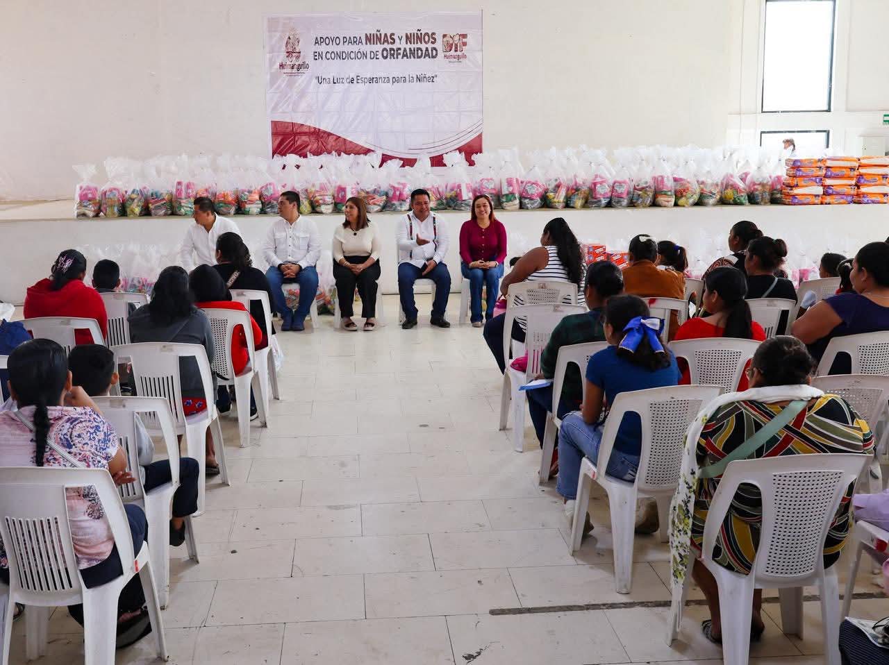 Presidenta Municipal de Huimanguillo realiza una nueva entrega del programa de apoyo alimentario para niñas y niños en situación de orfandad.