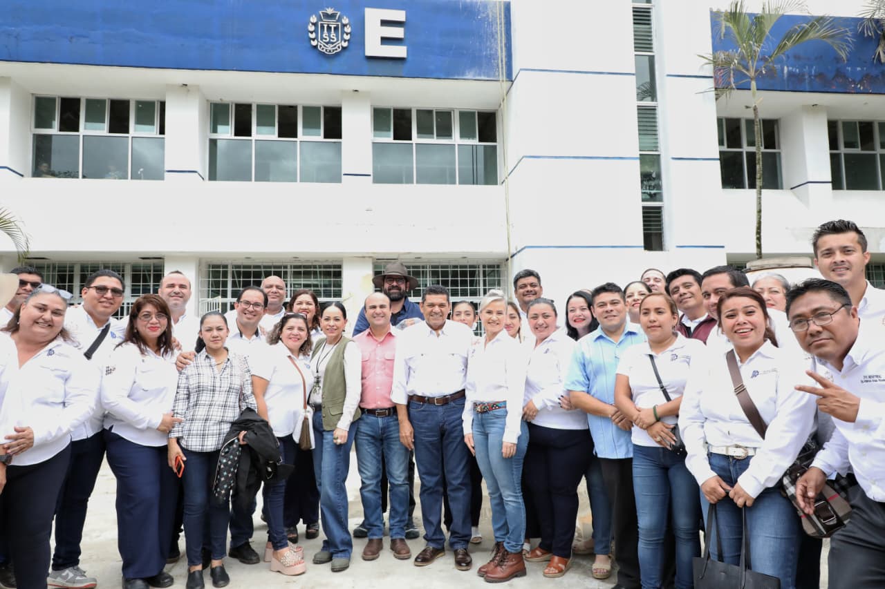 Conoce Javier May avances del mantenimiento del ITSRS, en Teapa.