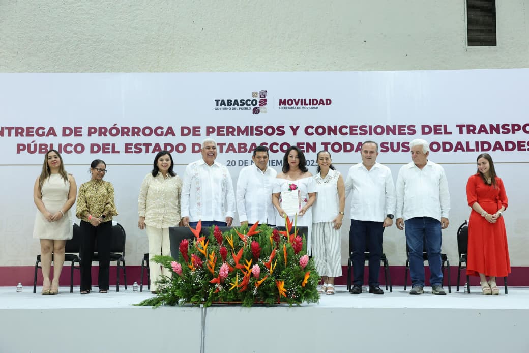 Fortalece Gobierno del Estado el transporte en Tabasco; Javier May entrega prórrogas de concesiones para garantizar derecho a movilidad.