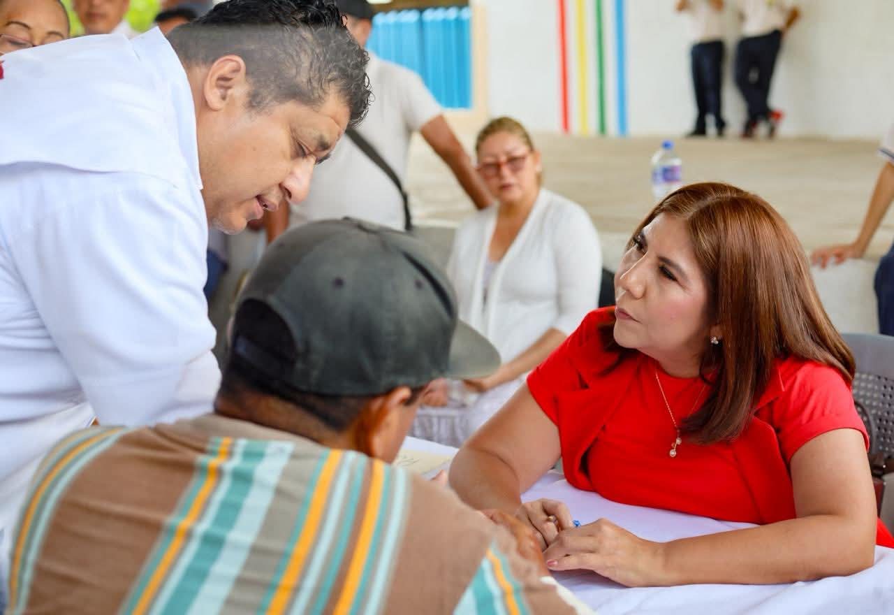 Presidenta municipal Mari Luz Velázquez Jiménez encabeza audiencia en territorio de Pejelagartero 2a. sección.