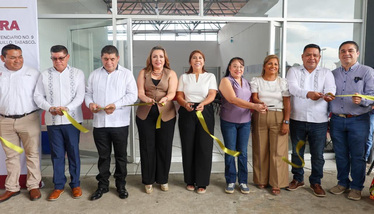La presidenta municipal Mari Luz Velázquez Jiménez, atestigua la inauguración de la rehabilitación integral del CEFERESO No. 9.