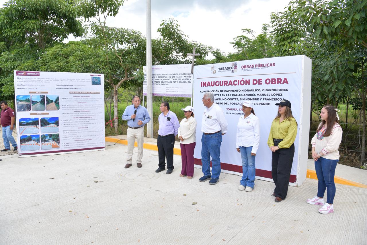 Inaugura Gobierno del Estado calles pavimentadas en Monte Grande, Jonuta.