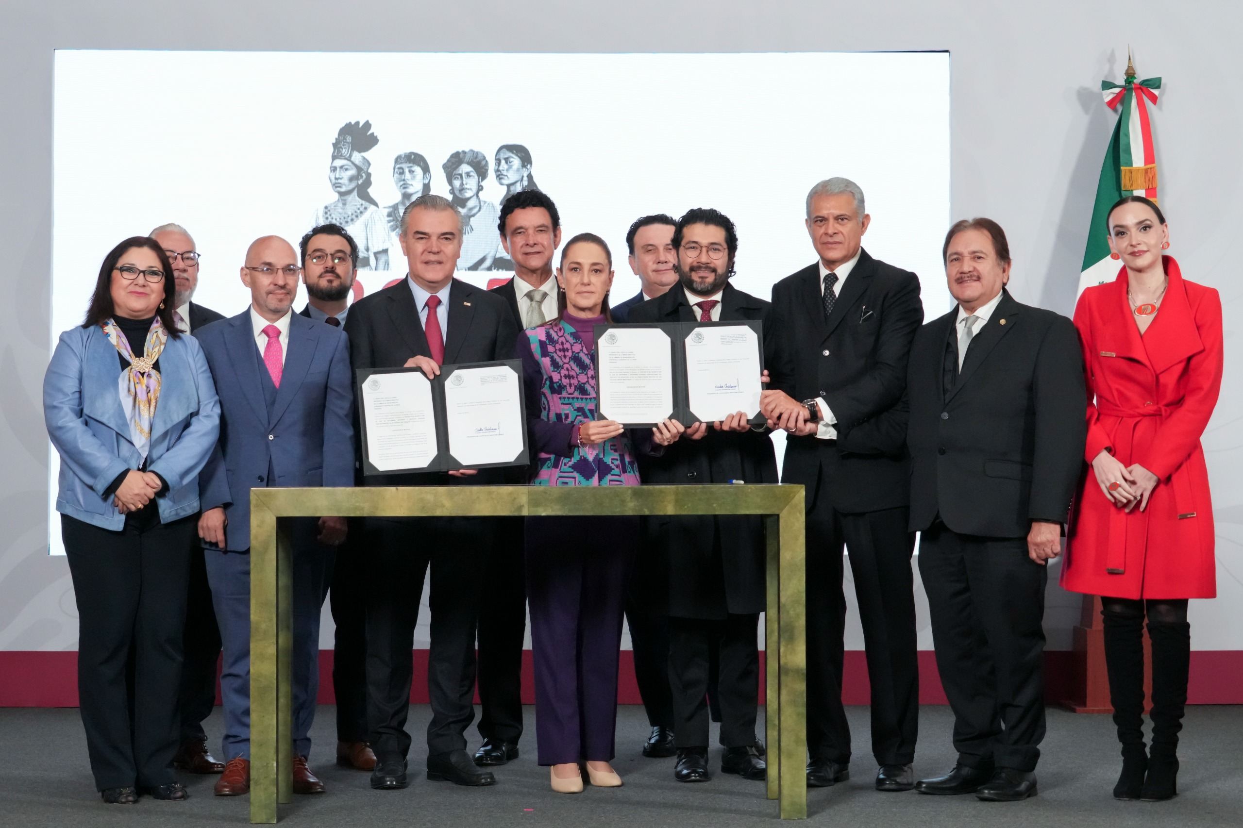PRESIDENTA CLAUDIA SHEINBAUM ANUNCIA PROYECTO DE REFORMA PARA LA IMPLEMENTACIÓN GRADUAL DE LA JORNADA LABORAL DE 40 HORAS.