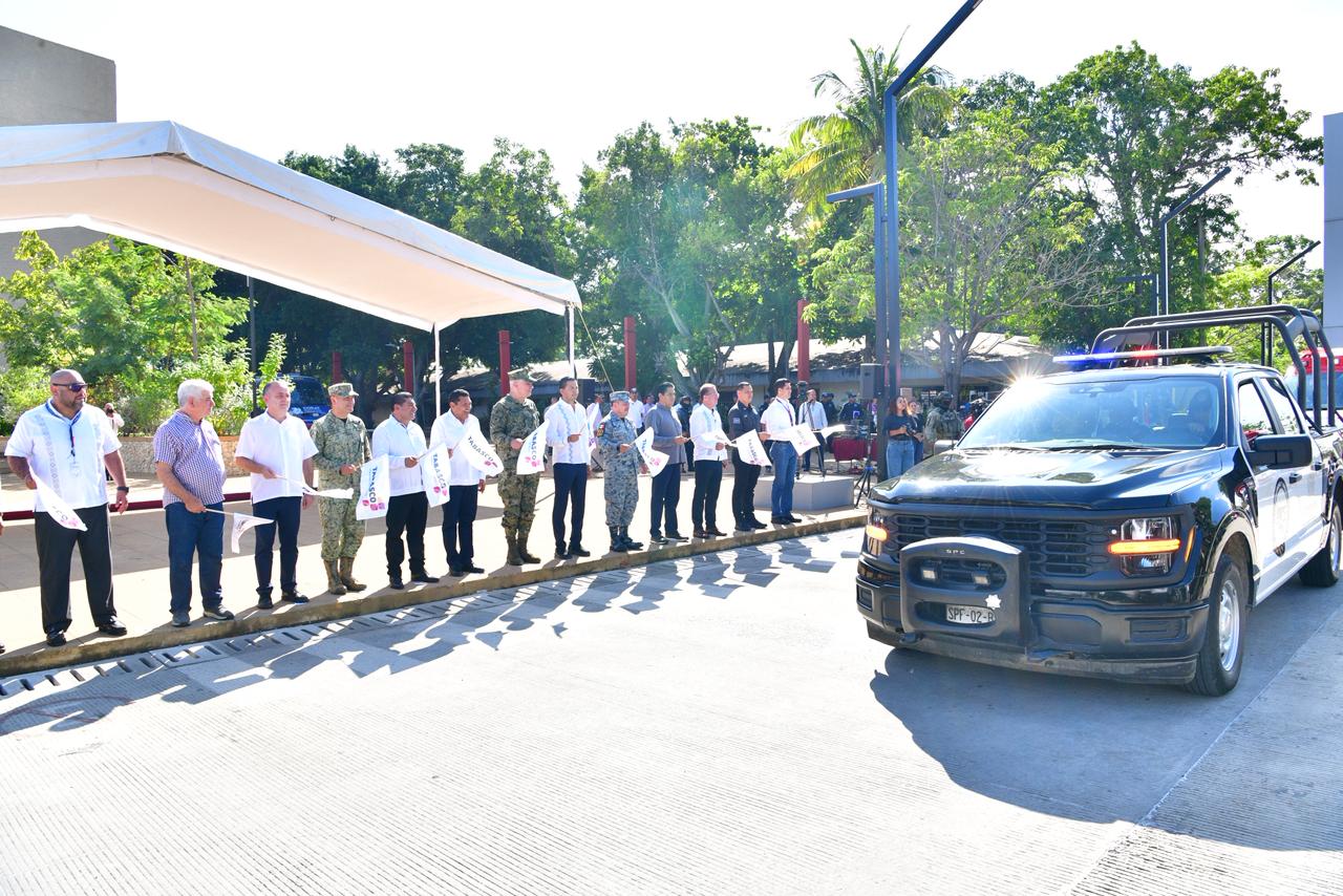 Con 3,576 elementos arrancó este lunes el Operativo ‘Navidad Segura 2025’, mediante el que se garantizará paz y tranquilidad de las familias tabasqueñas.