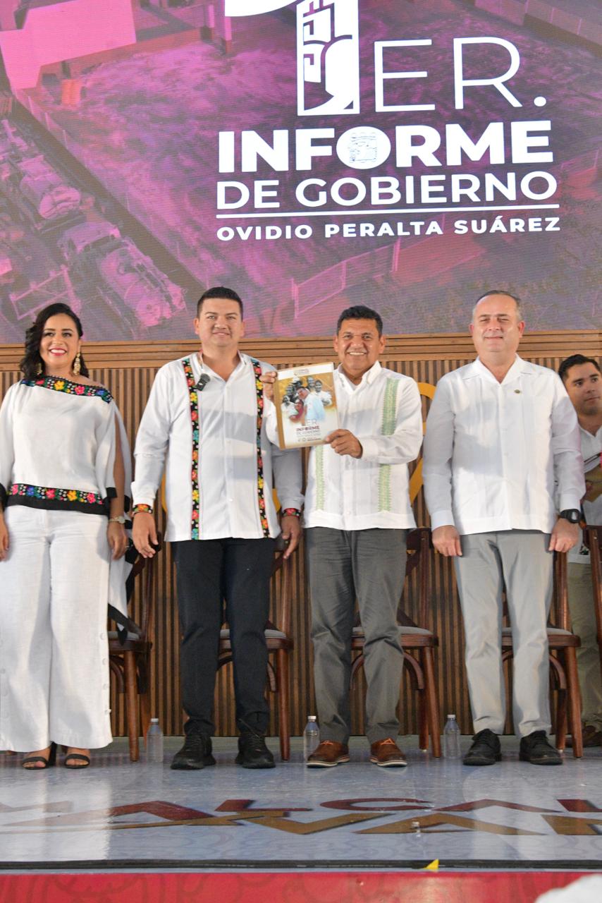 Gobierno del Estado y del municipio impulsan transformación de Comalcalco; atestigua Javier May resultados presentados en Informe de 400 días de acciones del alcalde Ovidio Peralta.