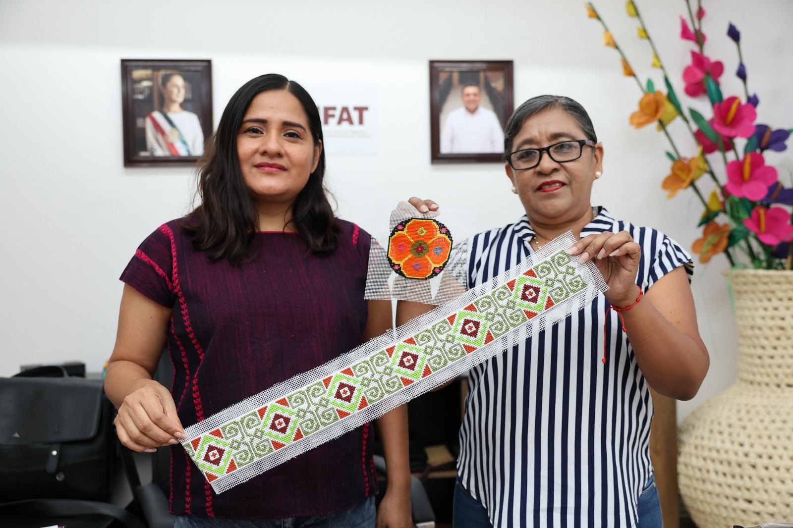 Impulsa Gobierno del Estado trabajo de artesanos tabasqueños e invita al Desfile de Modas Artesanal “Jit’Pixan” que mostrará diseños de iconografías mayas.