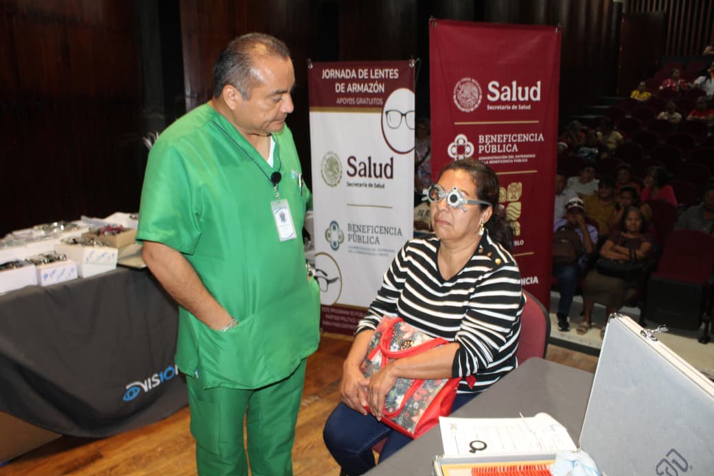 Segunda Jornada de Lentes Gratuitos de la Beneficencia Pública devuelve claridad y esperanza a familias de Tabasco.
