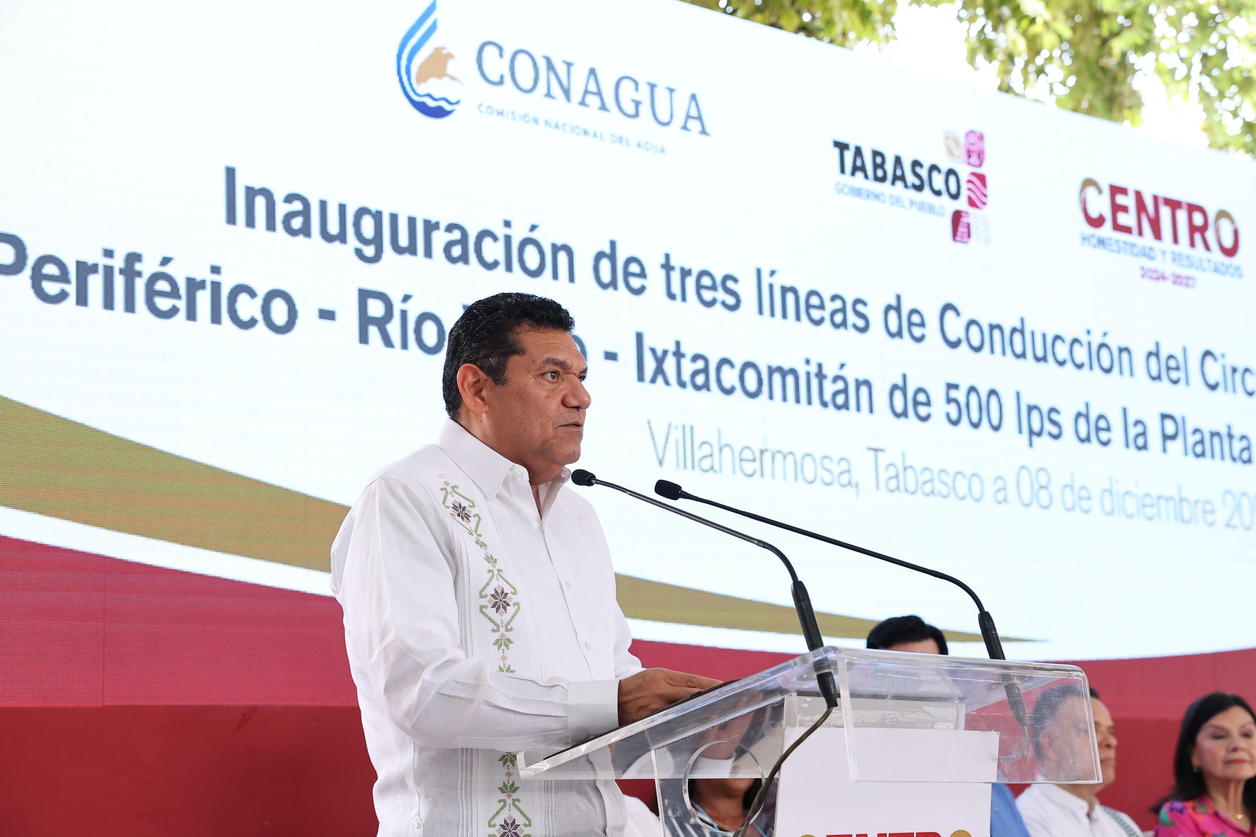 Entran en operación líneas de conducción para mejorar suministro de agua potable en hogares de la zona de Periférico, Río Viejo e Ixtacomitán.