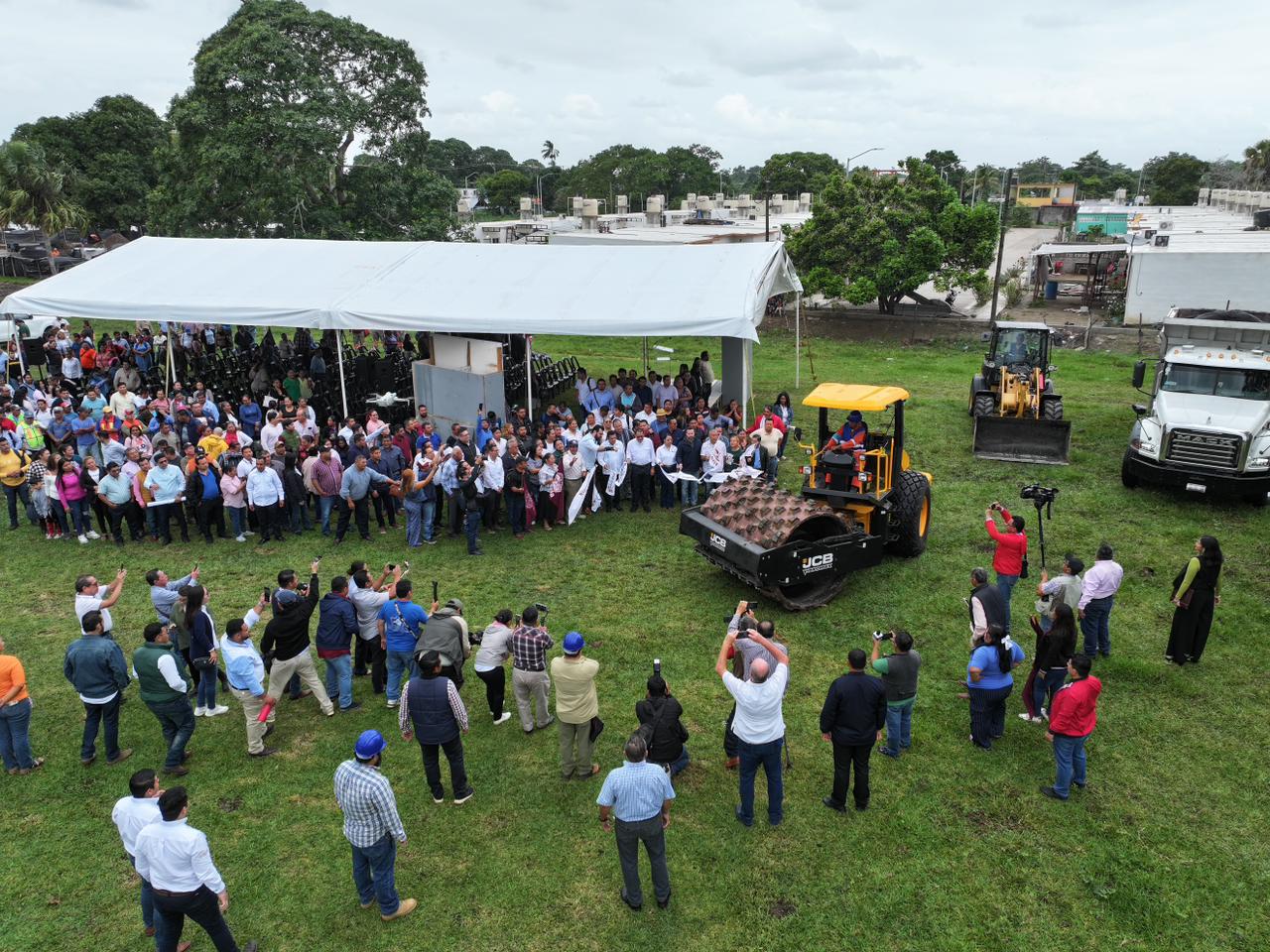 Inicia construcción de 1,200 viviendas de Conavi en Centla; proyecto integral impulsará la economía local del municipio a través de la creación de empleos formales: Javier May.