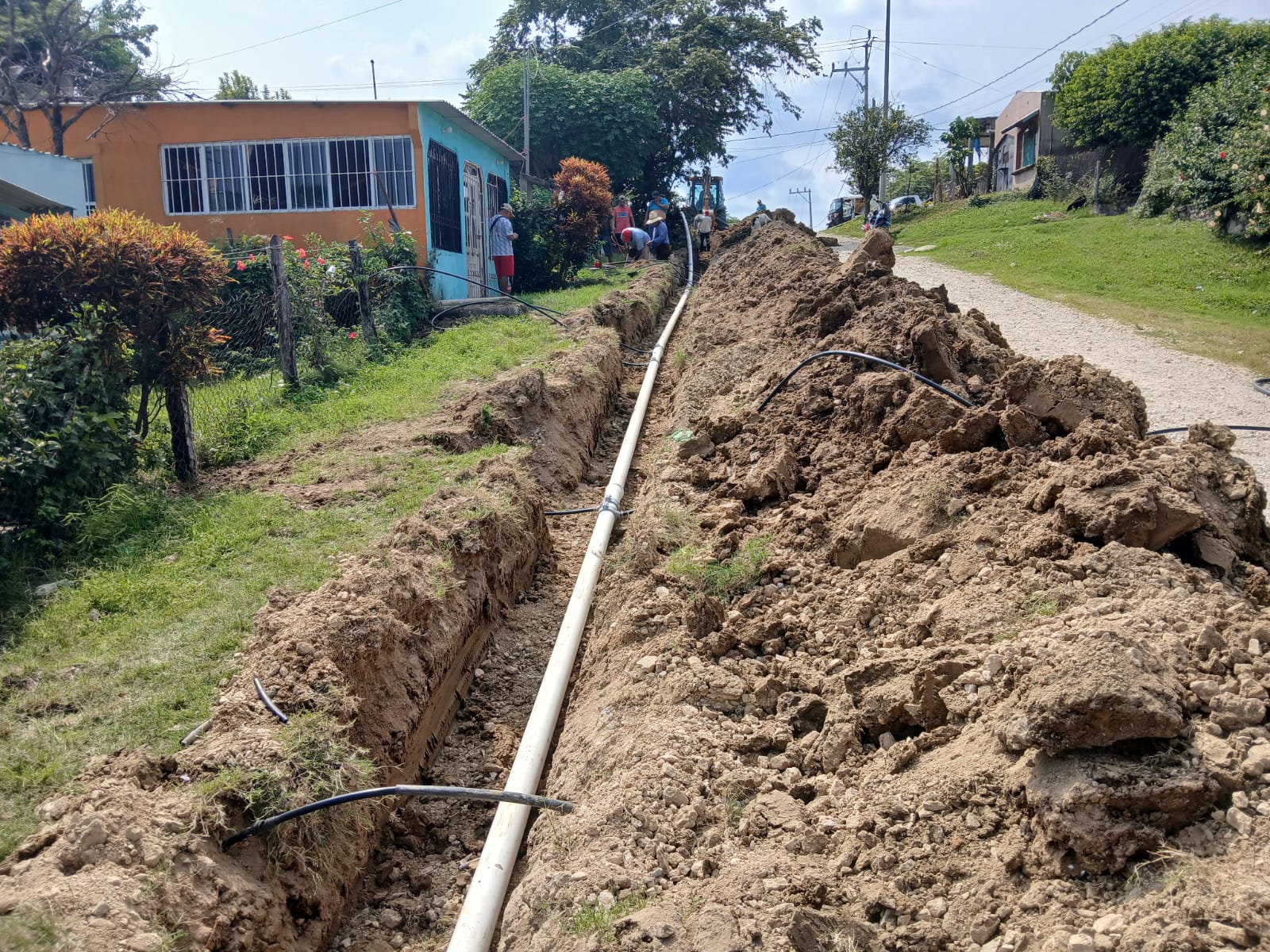 Resuelve Gobierno del Estado problema de agua potable de habitantes de Buena Vista Apasco.