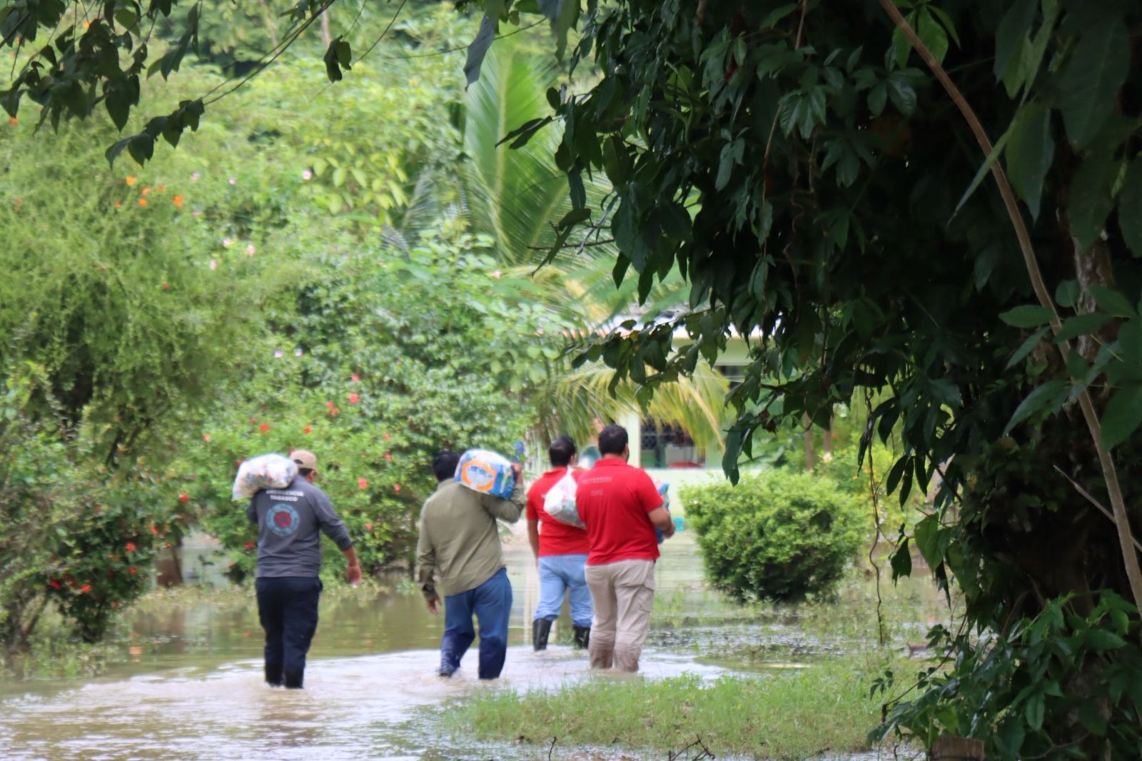 Gobierno de Tabasco fortalece apoyo humanitario ante efectos del Frente Frío No.19.