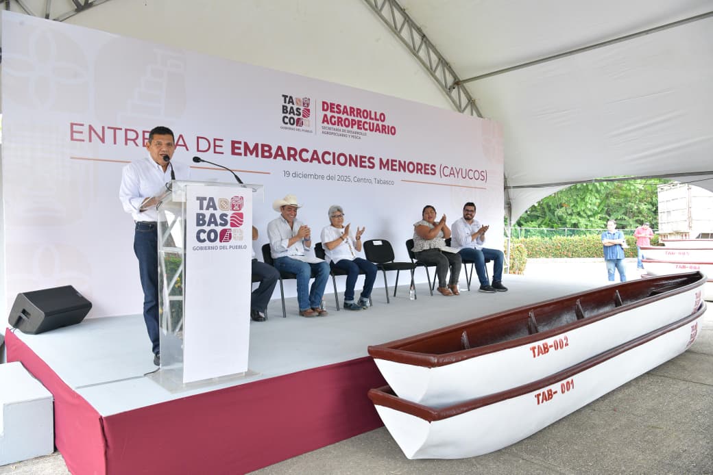Fortalece Javier May producción de pescadores de 7 municipios; destaca rescate de taller de cayucos en Centro de Reproducción de Especies Menores.