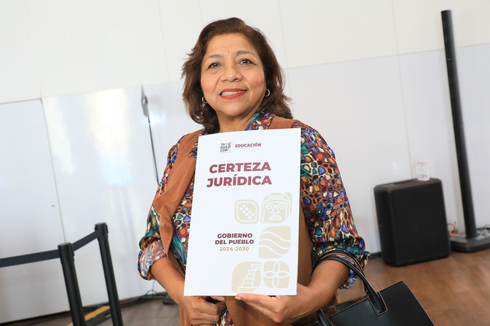 Avalan directores de escuelas esfuerzo sin precedentes del Gobierno del Estado para poner fin a incertidumbre jurídica con la entrega de títulos de propiedad.