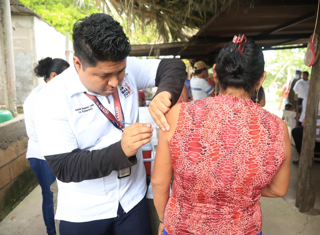 Caravana de Salud brinda servicios gratuitos a comunidades rivereñas de Centla.