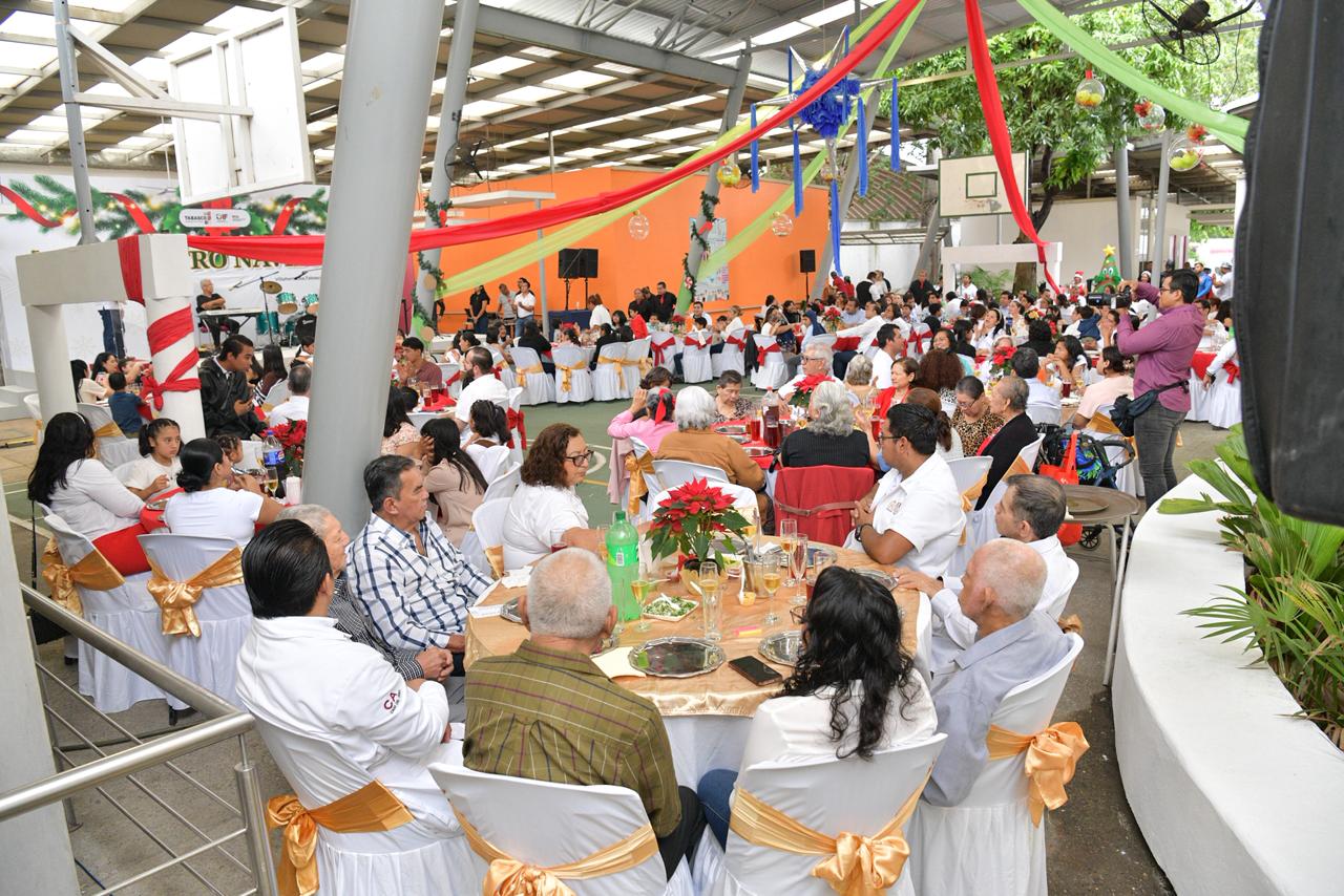Encabeza Gobernador Javier May tradicional brindis navideño con usuarias y usuarios de Centros Asistenciales del DIF Tabasco.